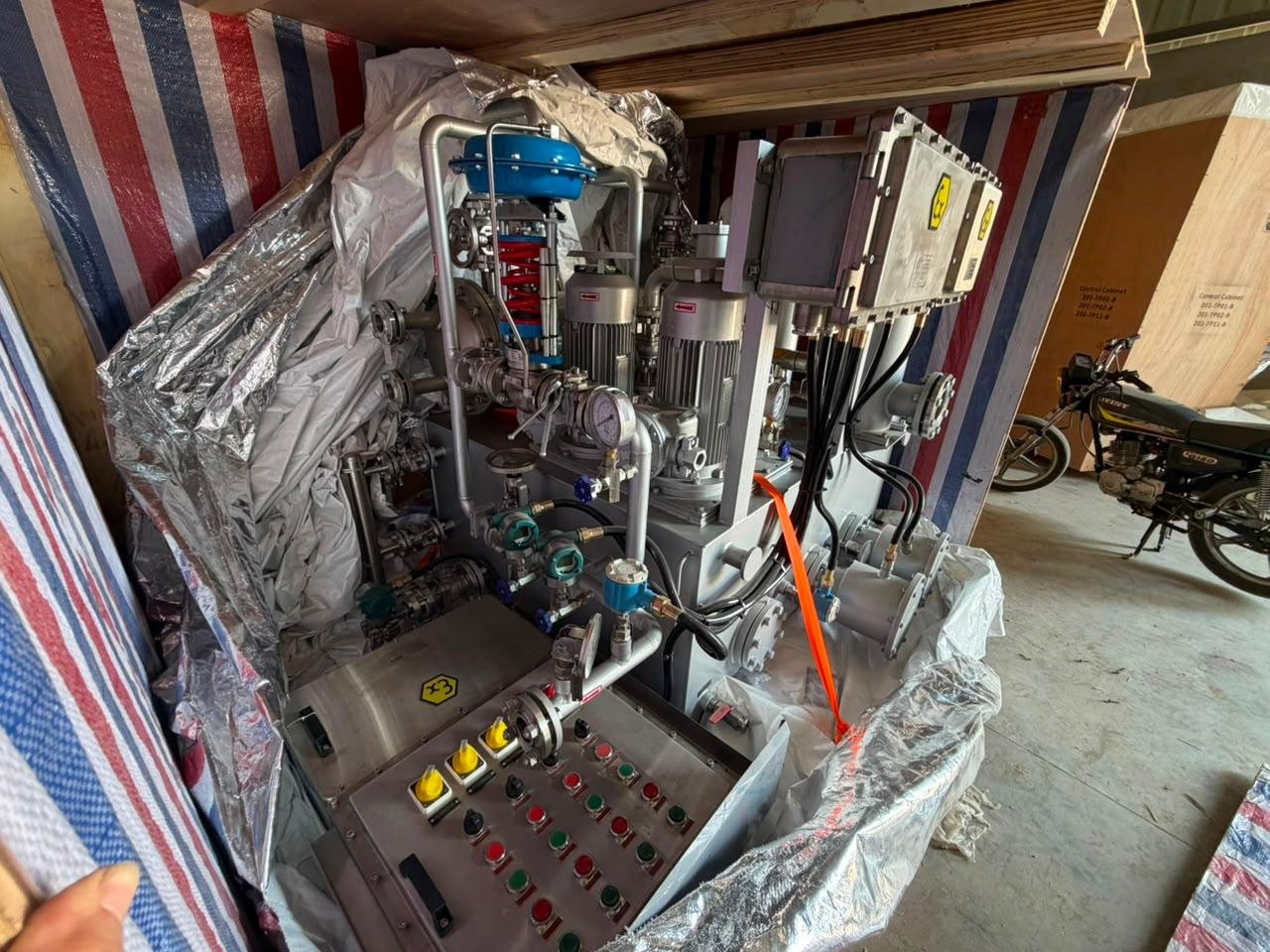 Pump oil station and control package